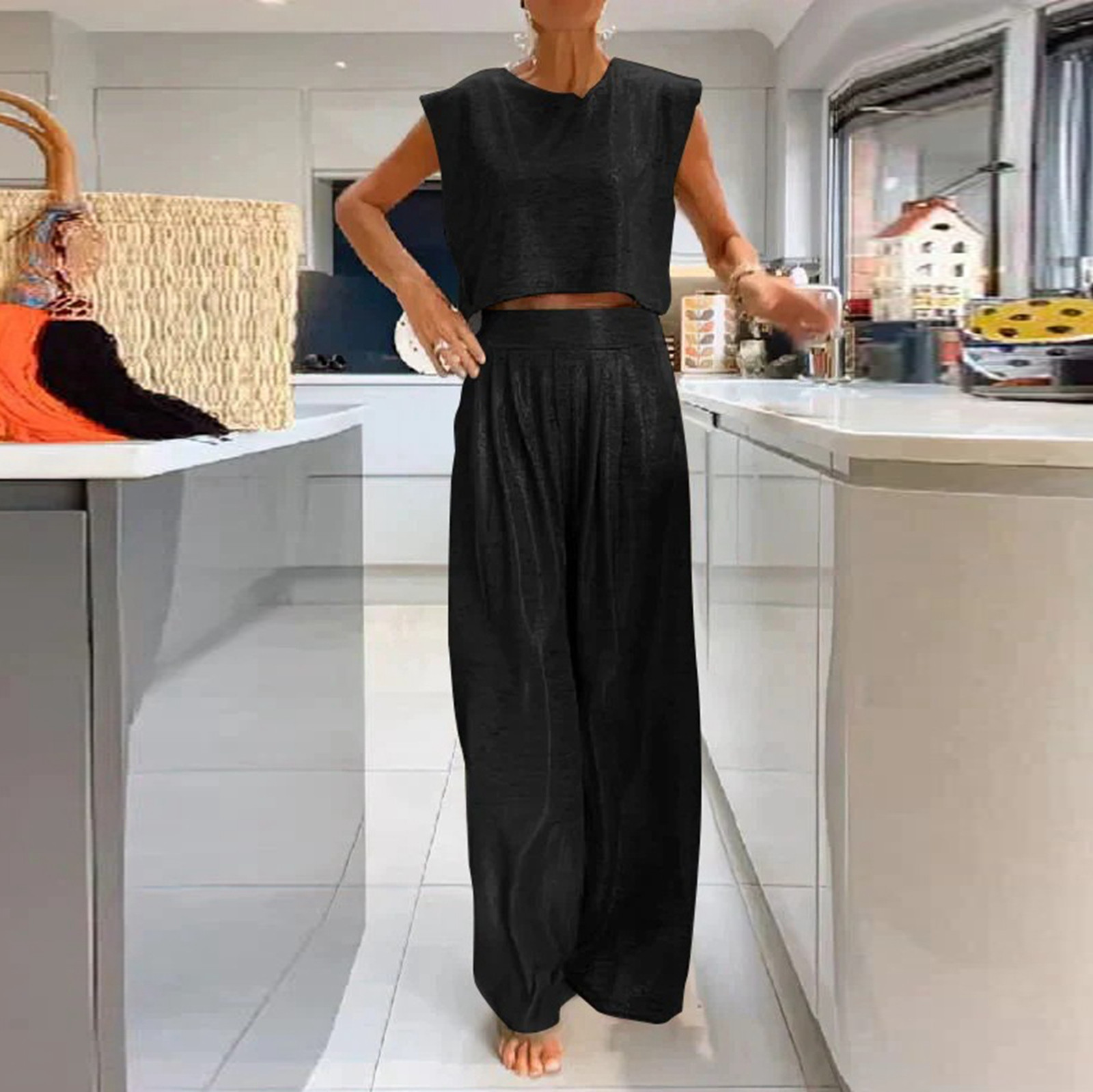 thumbnail image 2 of Conjunto de dos piezas para mujer con chaleco brillante y pantalones anchos: conjunto de top corto sin mangas y cuello redondo, tallas S-XXXXXL, 2 of 8